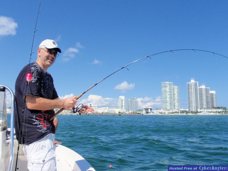 Okan_fighting_his_fish_