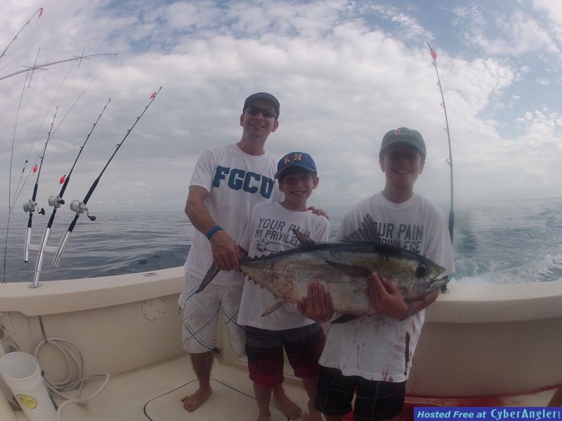 30 lb blackfin tuna off the kite