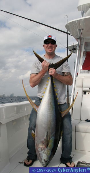 105 LB YELLOWFIN TUNA IN MIAMI