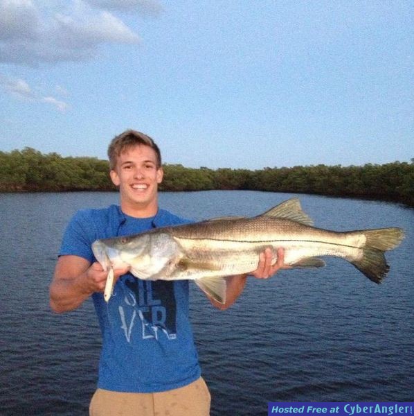 HUGE TOP WATER SNOOK