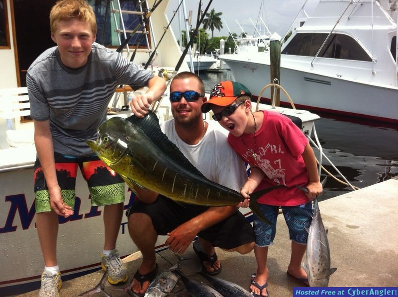 Ft. Lauderdale fishing dads and kids