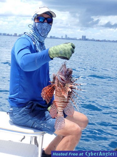 Capt_Alan_n_Lionfish