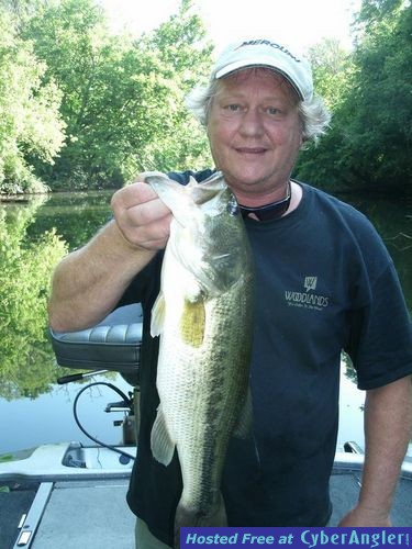 Big Bass in a Little Alabama Warrior River Creek!