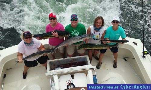 Fishing charters in Ft. Lauderdale catching Sailfish, Dorado and Kings