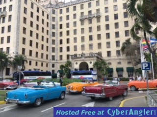 Cuba-Hotel-Nacional-cars