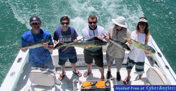03_Group_on_the_boat